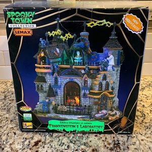 Lemax Spooky Town Collection 2007 Series Frankenstein’s Laboratory